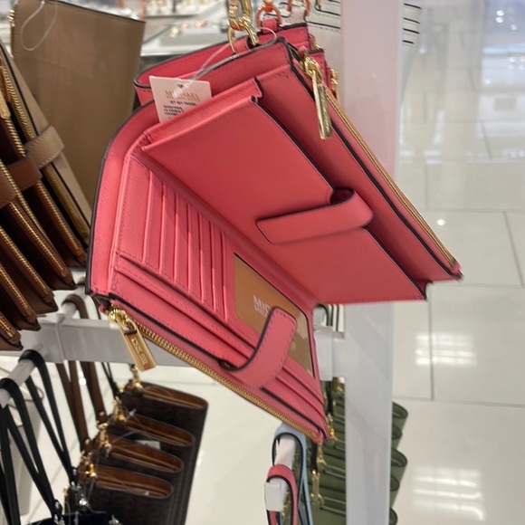 MICHAEL KORS LARGE DOUBLE ZIP WRISTLET WALLET PHONE CASE CLUTCH
Tea Rose NWT - Picture 6 of 16